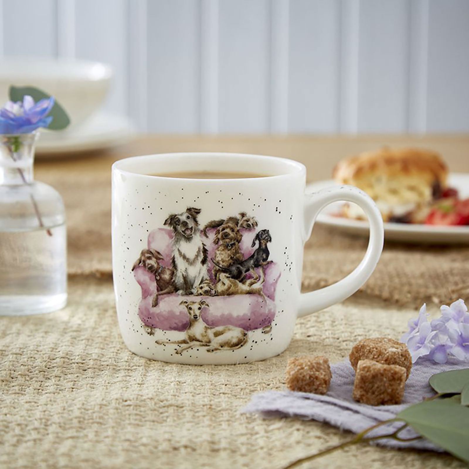 Royal Worcester Wrendale Designs Becher Movie Night (Dogs) / Hunde 0,31ltr.
