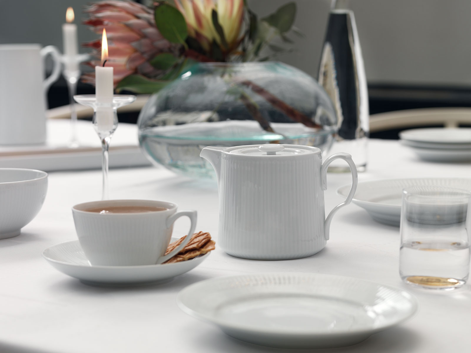 Royal Copenhagen Weiß Gerippt Tee-/Cappuccinotasse mit Untertasse
