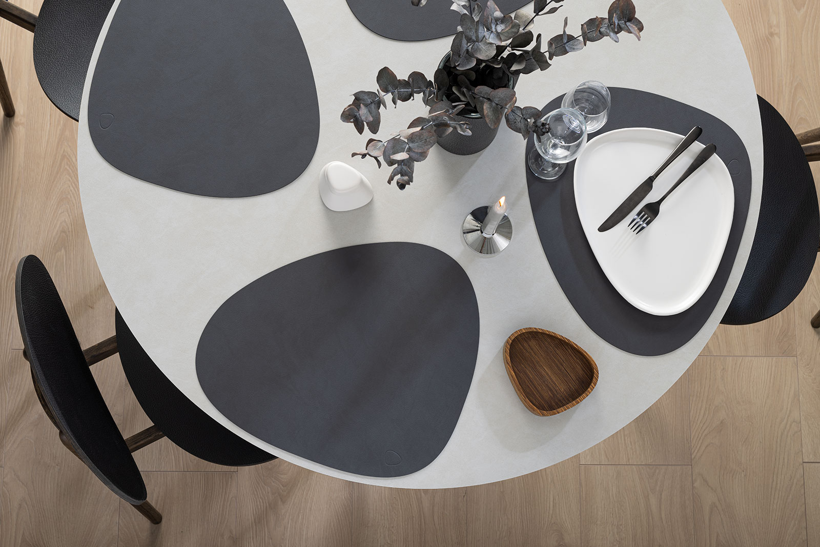 Lind DNA Dänemark Tischset Curve 37x44cm Nupo anthrazit