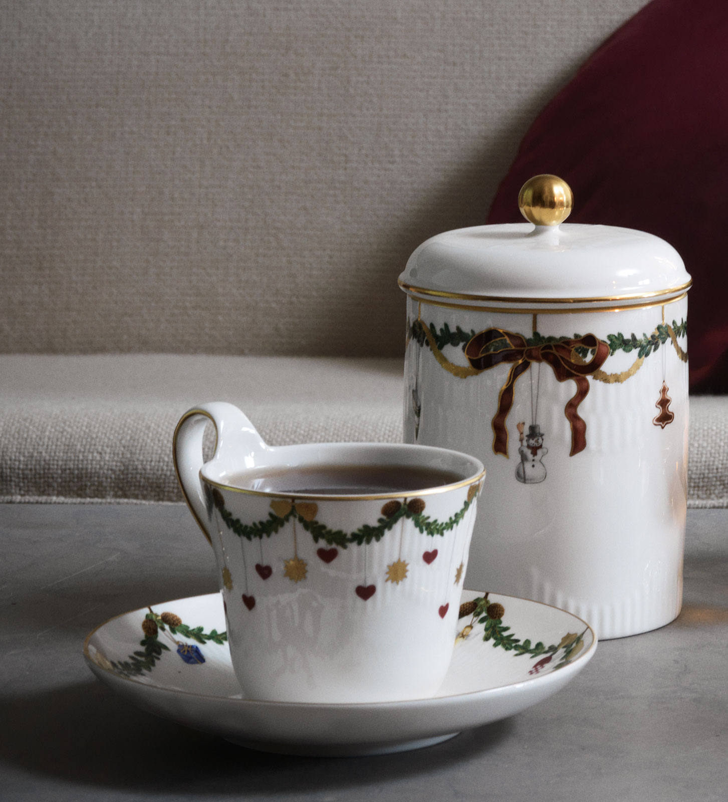 Royal Copenhagen Star Fluted Christmas Kaffeetasse mit Untertasse 0,24ltr. 2503091