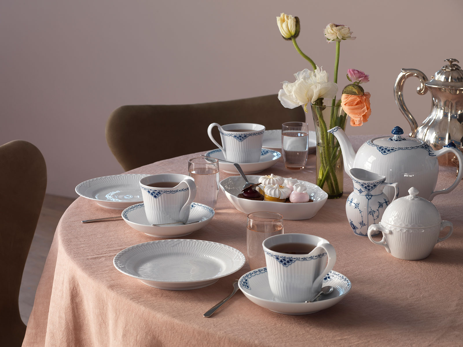 Royal Copenhagen Weiße Halbspitze Zuckerdose 0,20ltr.
