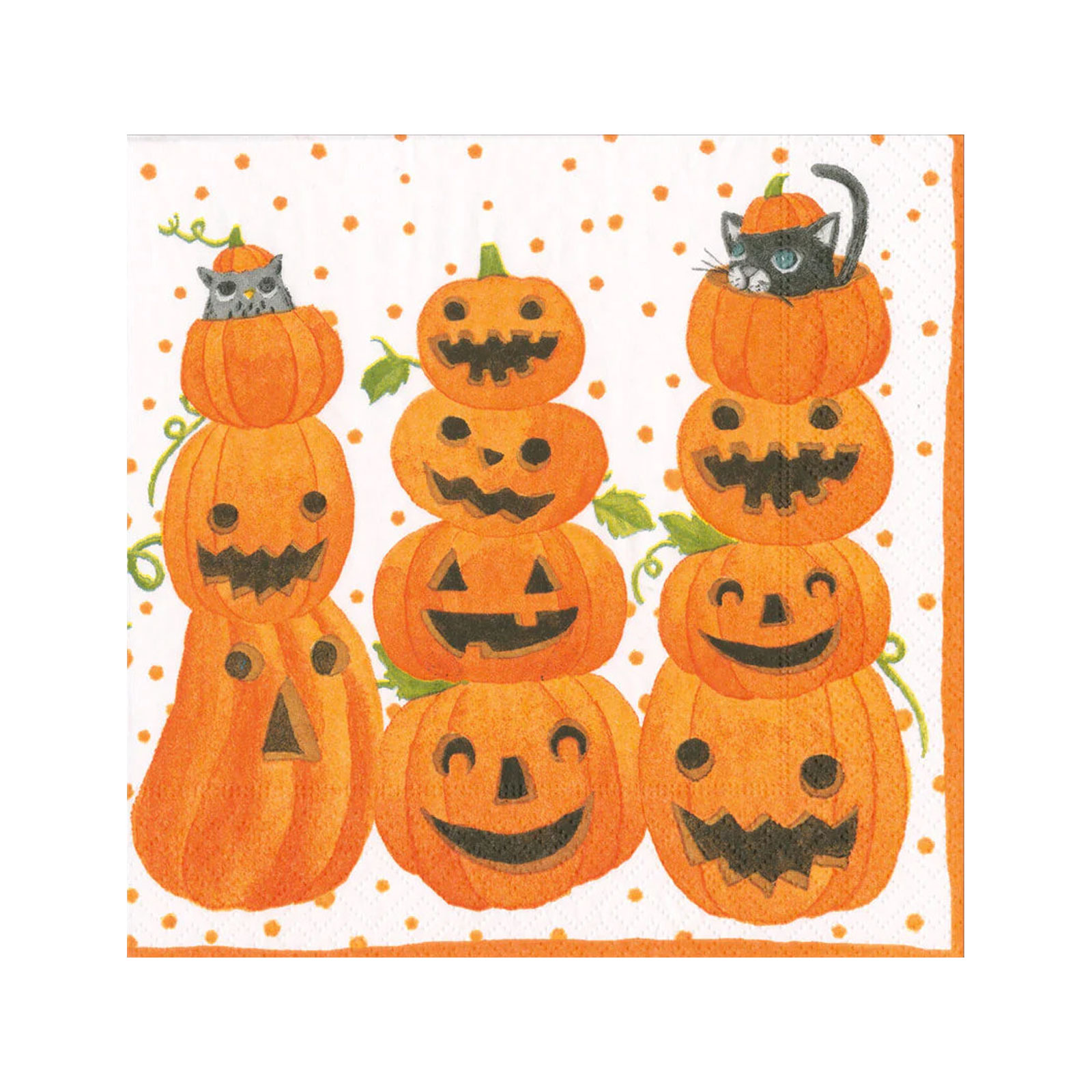 Die Lunchservietten Jack O'Lanterns von Caspari sind weiße Papierservietten mit einem Motiv aus aufeinandergestapelten Kürbislaternen mit gruseligen Fratzen. Sie haben einen orangefarbenen Rand.
