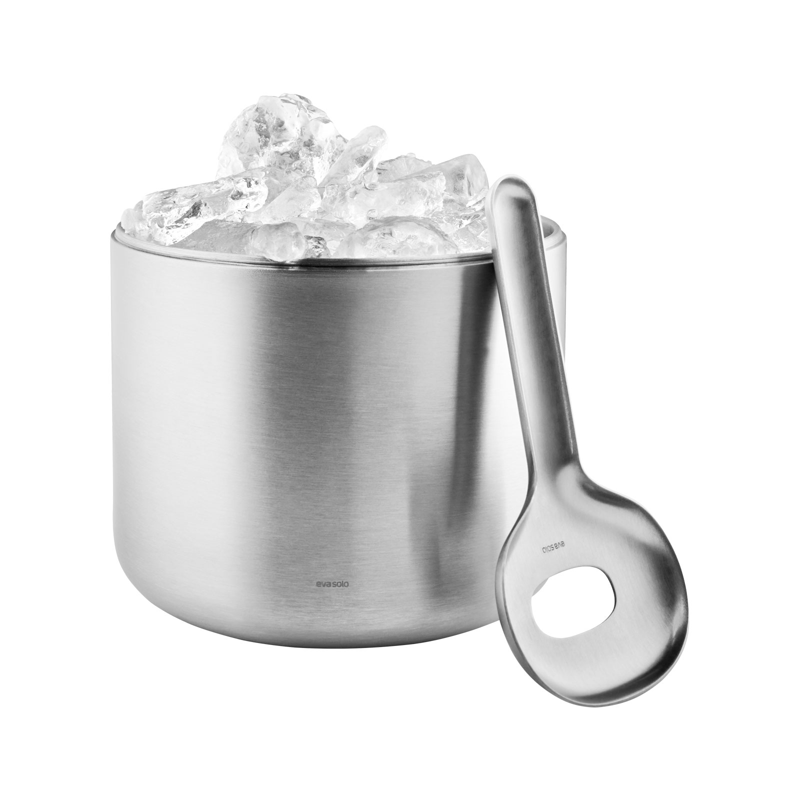 Der Deckel des Eiswüürfeleimers lässt sich abnehmen, sodass Sie bequem das Eis mit dem Löffel herausnehmen können.