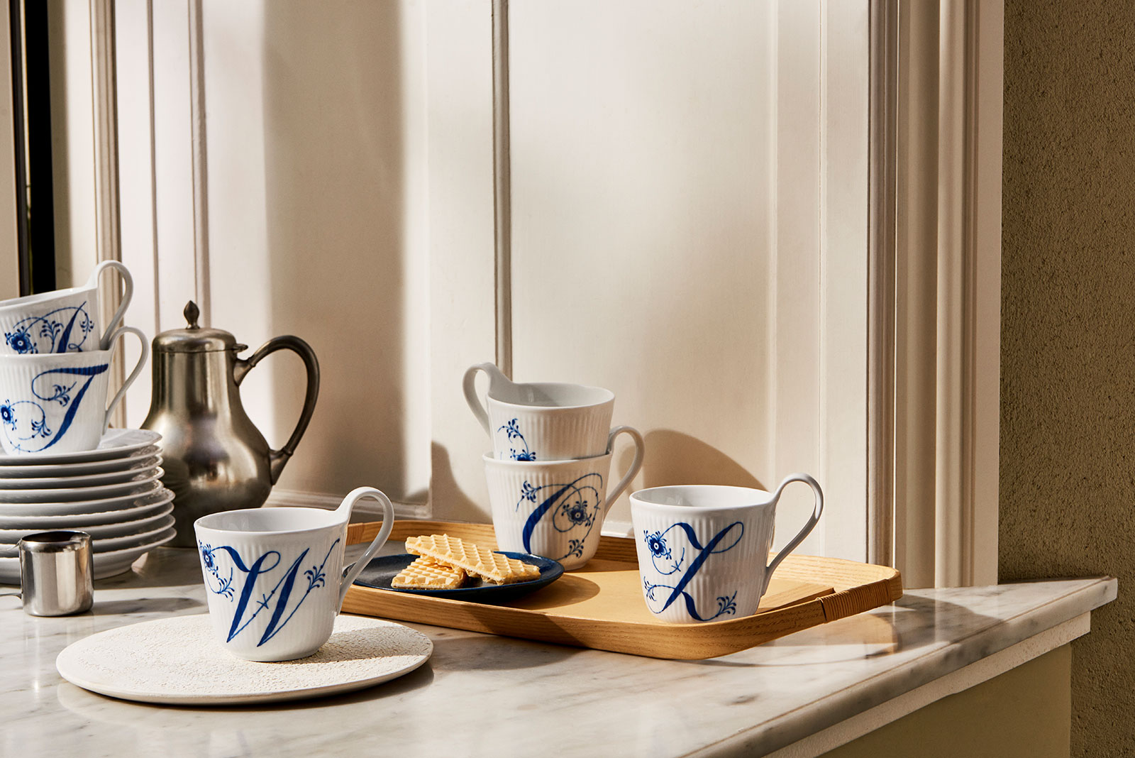 Royal Copenhagen Alphabet Collection Becher "T"  0,33ltr.