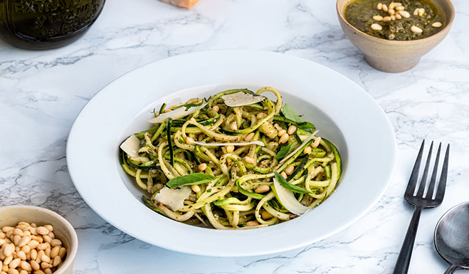Zoodles mit Pesto