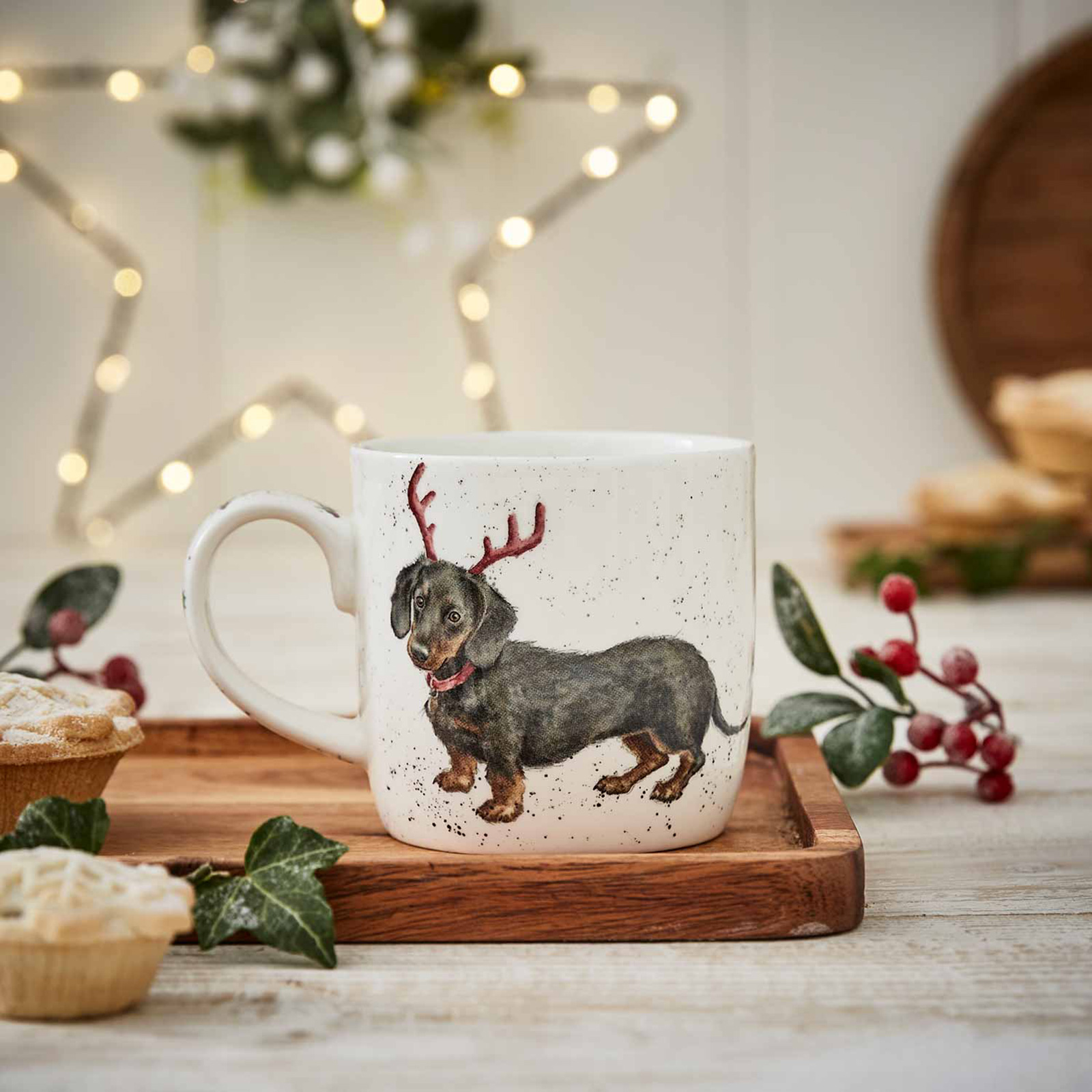 Royal Worcester Wrendale Designs Becher Dachshund through the Snow 0,31ltr. (Christmas Collection)
